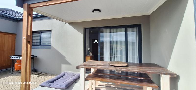 2 Bedroom Property for Sale in Reebok Western Cape